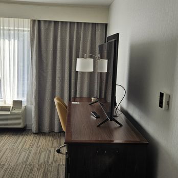 Hampton Inn & Suites Ann Arbor West - Hotels Near Me - Ann Arbor, Michigan