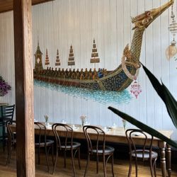 Suwun Thai Home Cooking - Beautifully decorated inside