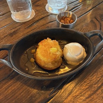 Eating House 1849 Koloa - Pineapple upside down dessert - Hawaiian Near Me - Koloa, Hawaii Eating House 1849 Koloa - Pineapple upside down dessert - Hawaiian Near Me - Koloa, Hawaii