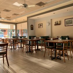 El Tropico Restaurant - Dining room