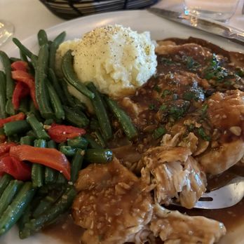 Elizabeth's Portofino - Chicken Marsala with mashed potato and green beans - Italian Near Me - Warwick, Rhode Island Elizabeth's Portofino - Chicken Marsala with mashed potato and green beans - Italian Near Me - Warwick, Rhode Island