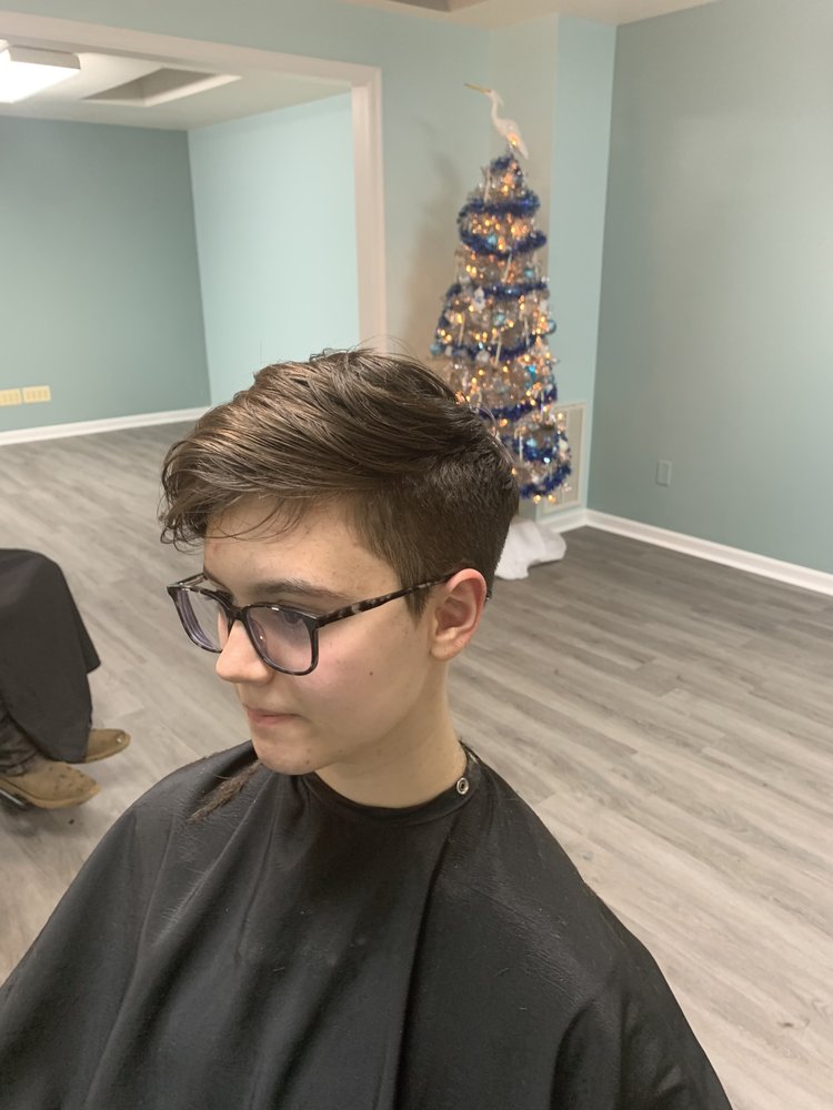 CREWS & BREWS WHITE STONE VA Updated August 2024 60 First St, White Stone, Virginia