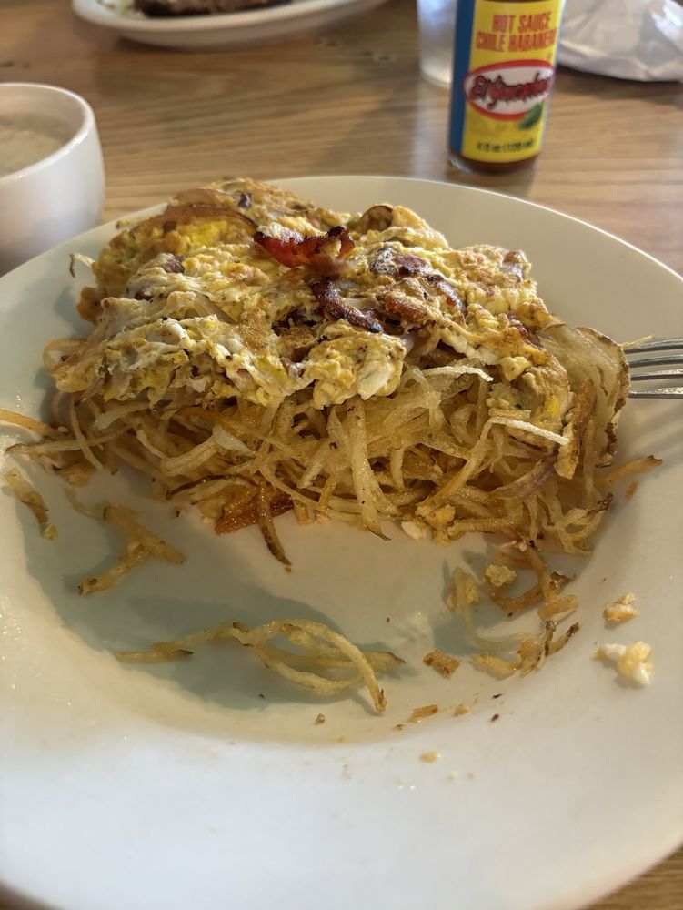 1886 Updated October 2024 15 Photos 108 E Main St, Mayetta