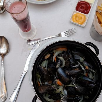 B Cafe - Mussels and fries. Frambres beer hard to find in New York. - Bars Near Me - New York, New York B Cafe - Mussels and fries. Frambres beer hard to find in New York. - Bars Near Me - New York, New York