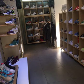 Le 8 Rive Droite - Shoe Stores Near Me - Paris, 75