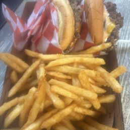 Cheeseburger deal .. dinner for 2 Cheeseburger deal .. dinner for 2