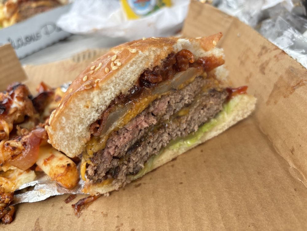 T Rivers Bar & Grill