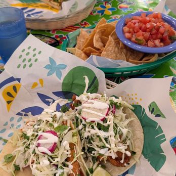 Cholita Linda - Baja fish tacos, chips & salsa, papito tofu - Latin American Near Me - Walnut Creek, California
