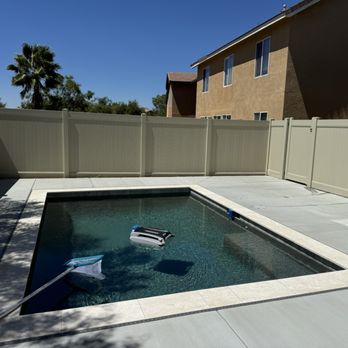 Common Fence Fencing - Tan Vinyl Fence - Fences & Gates Near Me - Murrieta, California Common Fence Fencing - Tan Vinyl Fence - Fences & Gates Near Me - Murrieta, California