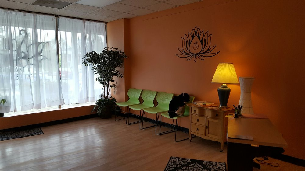 SOULSHINE MASSAGE BLISS Updated October 2024 4934 Franklin Ave, Des