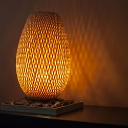 painPRO Coal Harbour - Vancouver Downtown - Soft tungsten lighting to keep you calm and relaxed.