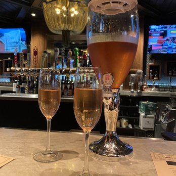 Roanoke - Cocktail Bars Near Me - Chicago, Illinois Roanoke - Cocktail Bars Near Me - Chicago, Illinois