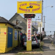 tobacco pouch salem photos Sold at Auction: Brown & Williamson Red Crow Cloth THE BONG SMOKE SHOP -