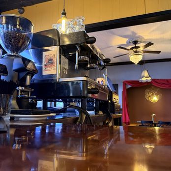 The Grove - Cocktail Bars Near Me - Penngrove, California
