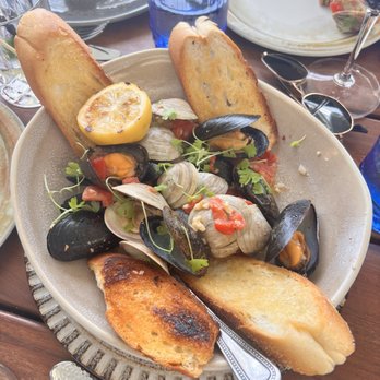 Spruzzo - Mussels & Clams* - Bars Near Me - West Palm Beach, Florida Spruzzo - Mussels & Clams* - Bars Near Me - West Palm Beach, Florida