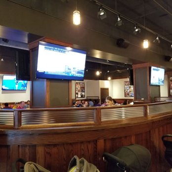 Giordano's - Inside - Pizza Near Me - Chicago, Illinois Giordano's - Inside - Pizza Near Me - Chicago, Illinois
