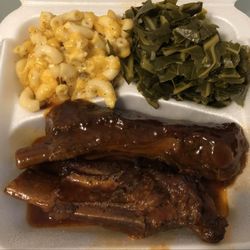 Maggie's Southern Kitchen - Barbecued Ribs