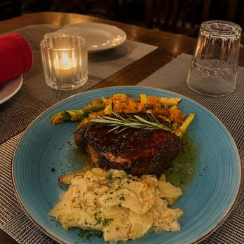 Roxx on Main - American Near Me - Martinez, California