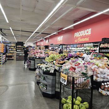 Grocery Outlet - Produce Department - Grocery Near Me - San Lorenzo, California
