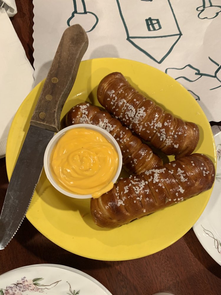 HUGO’S RESTAURANT 23 Photos & 28 Reviews 687 National Pike W