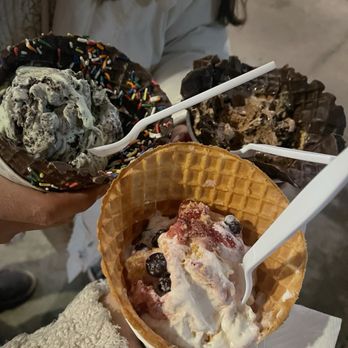 Cold Stone Creamery - Mint chocolate chip on a chocolate bowl with sprinkles, cheesecake with berries and chocolate on chocolate icecream. Delicious - Ice Cream & Frozen Yogurt Near Me - Federal Way, Washington