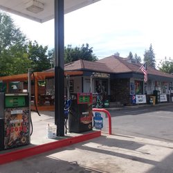 Nine Mile Store