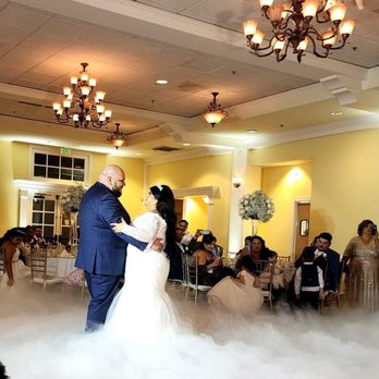 Piña Entertainment DJs Photobooths - Dancing in the clouds great for pictures!! - DJs Near Me