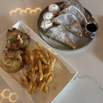 Talia's cafe - Fries were perfect and the French toast was very fluffy! - Breakfast & Brunch Near Me - Allen, Texas