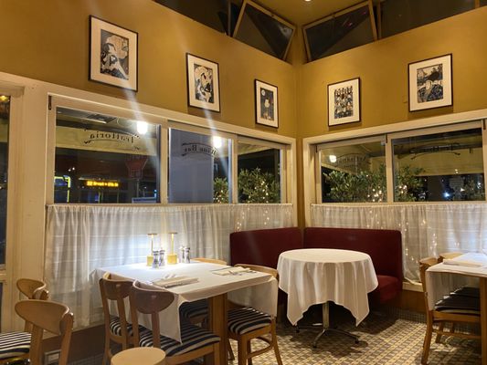 Rose's Cafe by null