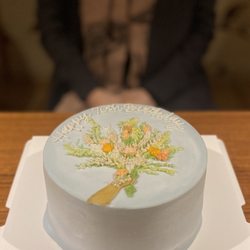 Kymoto Co - Birthday cake for MIL w/portrait of flowers