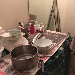 Two Sisters Fashion & Alternation Center - The bathroom