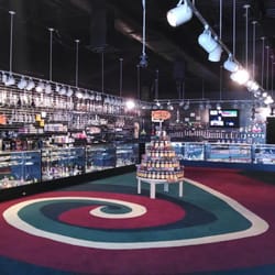 Twisted Headz Smokeshop - Brand new store! Here we grow again!