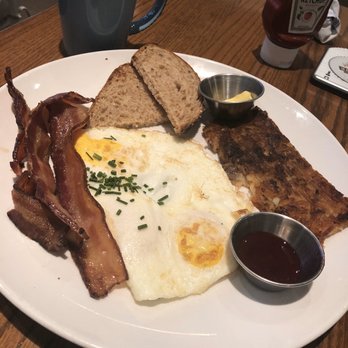 Maplewood Kitchen and Bar - Eggs your way - with the BEST bacon and hashbrowns - Breakfast & Brunch Near Me - Cincinnati, Ohio