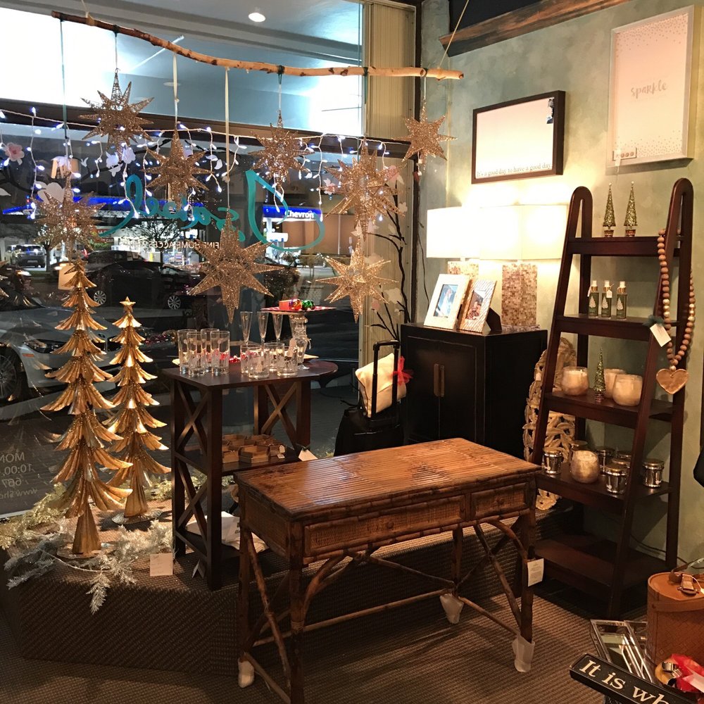 Isabel - Seasonal and candle assortment - Women's Clothing Near Me - South Miami, Florida
