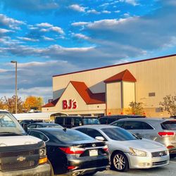 BJ's Wholesale Club - BJ's Springfield storefront