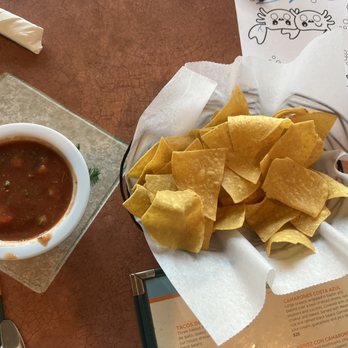 La Costita Mexican Restaurant - Chips and salsa - Mexican Near Me - Clackamas, Oregon