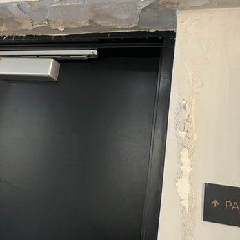 444 Social - Water damage - Apartments Near Me - Lincolnshire, Illinois 444 Social - Water damage - Apartments Near Me - Lincolnshire, Illinois