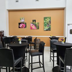 Wild Blossom Meadery & Winery - Tasting tables