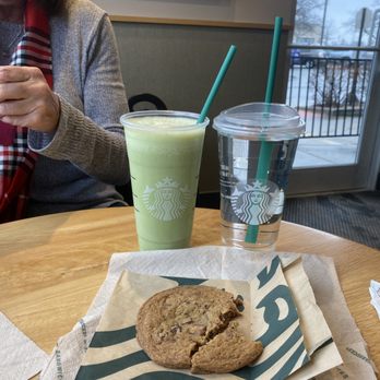 Starbucks - Coffee & Tea Near Me - Orland Park, Illinois