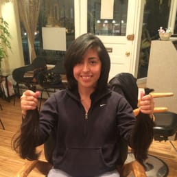 donated around 8inches of hair to Pantene Beautiful Lengths. Thank you Nelly! donated around 8inches of hair to Pantene Beautiful Lengths. Thank you Nelly!