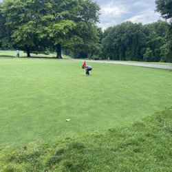 Rock Creek Golf Course - Putting green warm up