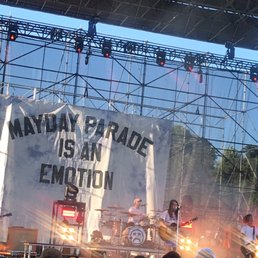 Skyline Stage (Mayday Parade) Skyline Stage (Mayday Parade)