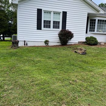 Vealey Landscaping - Garden bed weeding/ mulch - Landscaping Near Me Vealey Landscaping - Garden bed weeding/ mulch - Landscaping Near Me