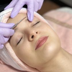 Wax Poetic By Leslie - Dermaplane Facial