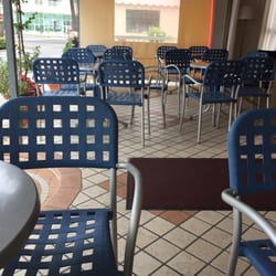 Hotel Etna di Cerchier Enzo / Cerchier Enzo - Business is slow everywhere in caorle
