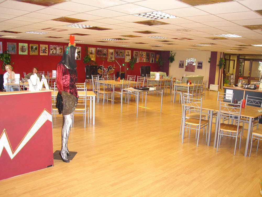 THE MALL CAFE / SAD CAFÉ London Road, Pembroke Dock, Pembrokeshire