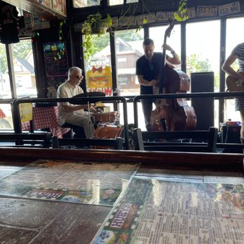 Huey's Midtown - Burgers Near Me - Memphis, Tennessee