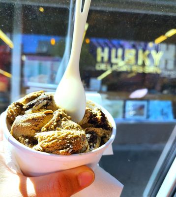 Husky Deli & Catering & Ice Cream by null