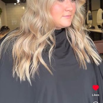 Capsyl Salon - Hair Salons Near Me - Del Mar, California