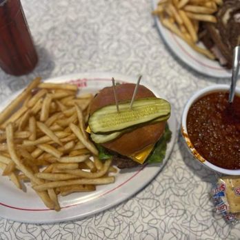 Sunliner Diner - Diners Near Me - Pigeon Forge, Tennessee Sunliner Diner - Diners Near Me - Pigeon Forge, Tennessee